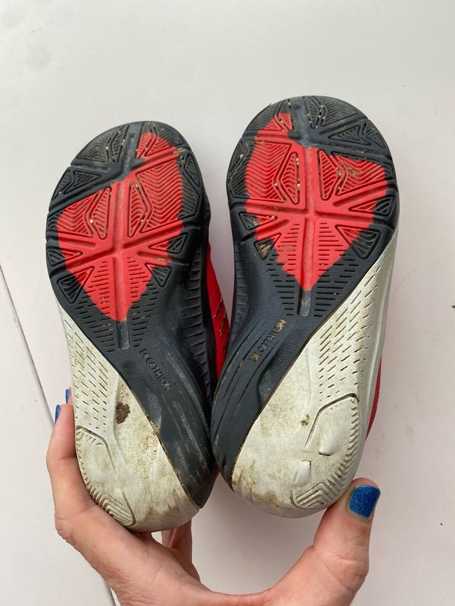 Zapatillas de fútbol rojas!numero 29