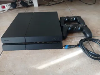 PS4 + 2 Mandos Sony+Juegos + HDMI