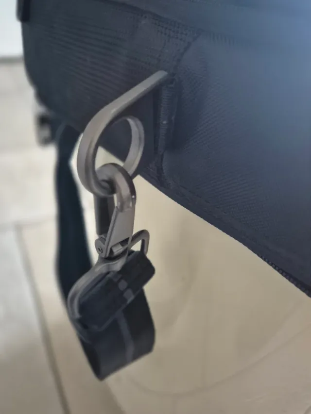 Borsa 3 scomparti  porta PC e documenti DELl