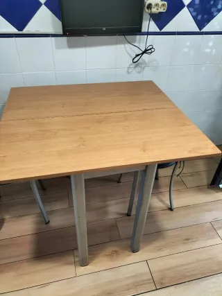 Mesa de cocina abatible madera y metal