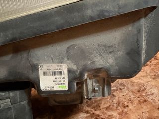 Faro Derecho IVECO en perfecto estado.