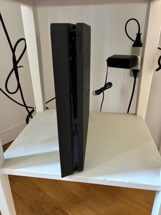PS4 Slim 500GB + 2 mandos