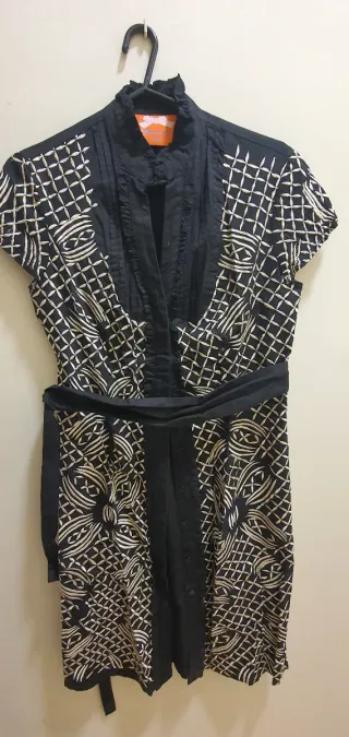 Vestido bordado negro y beige