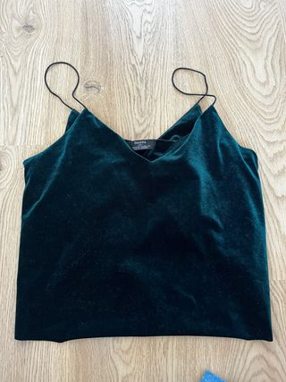 Top Bershka terciopelo verde talla XS