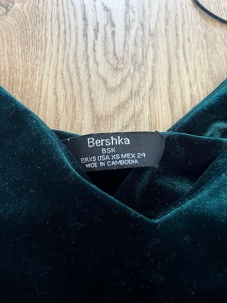 Top Bershka terciopelo verde talla XS