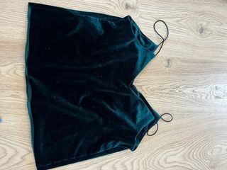 Top Bershka terciopelo verde talla XS