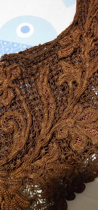 Coprispalle gilet pizzo marrone corto. 