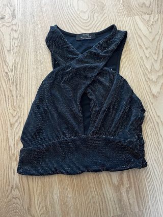 Top Bershka negro brillos cruzado Talla S