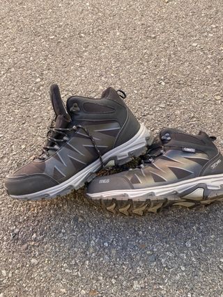 Zapatillas de montaña mtb negras y grises