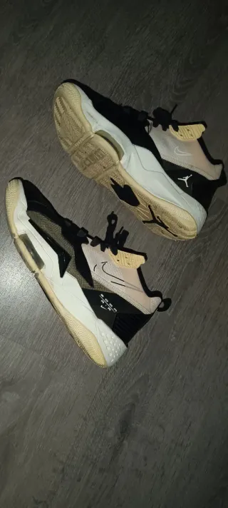 Zapatillas Nike Air Jordan Negras y Blancas