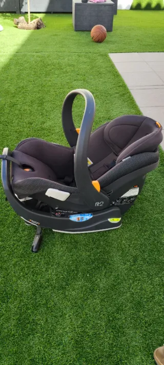 Silla de coche Chicco fit2 con base