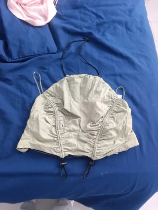 Top Bershka verde talla única