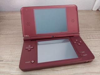 Nintendo DS XL Roja