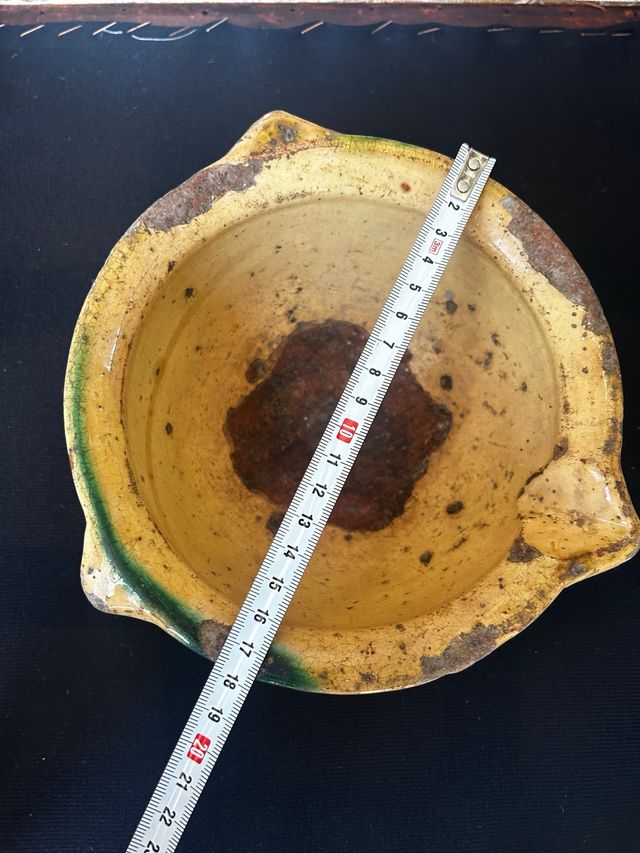 Malta smaltata antica. Pesa 1 chilo