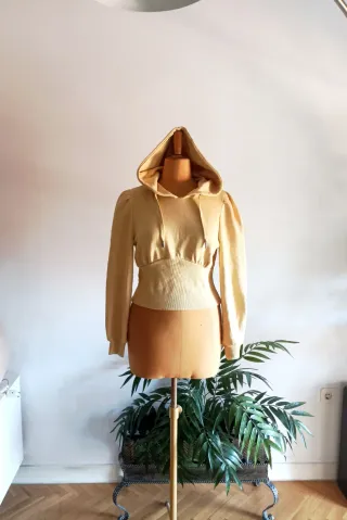 Sudadera Only con etiqueta