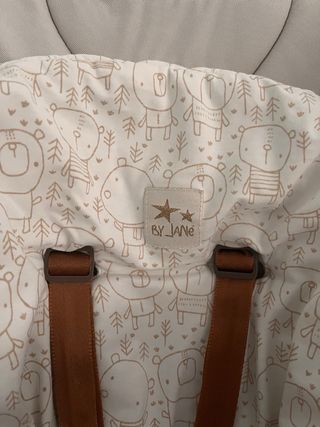 Trona Jane beige con estampado infantil