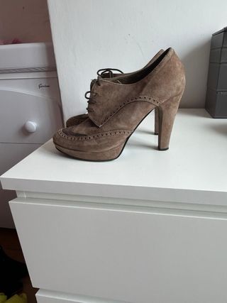 Tronchetti camoscio tacco alto. mis 40