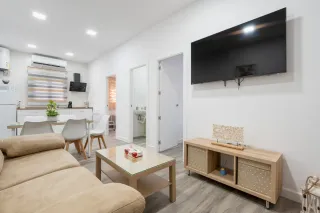Parcela con 3 casas con piscina compartia,carmona
