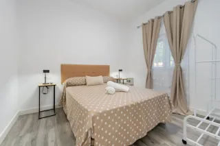 Parcela con 3 casas con piscina compartia,carmona