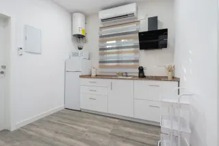 Parcela con 3 casas con piscina compartia,carmona