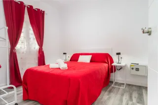 Parcela con 3 casas con piscina compartia,carmona