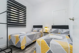 Parcela con 3 casas con piscina compartia,carmona