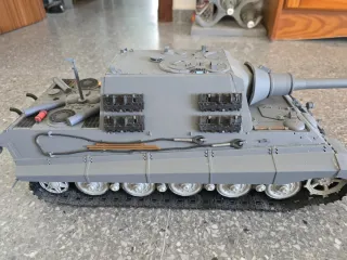 Tanque Jagdtiger 1/16