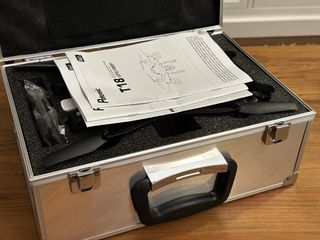 Dron Potensic T18 maletín de transporte y batería