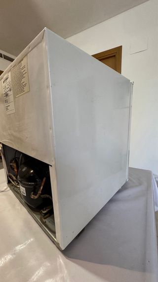 Mini nevera White-Westinghouse cuadrada
