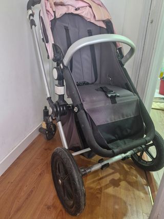 Carro de bebé bugaboo, tiene 3 años de uso