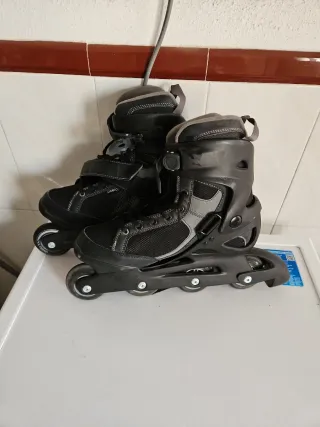 Patines en línea negros Oxelo.