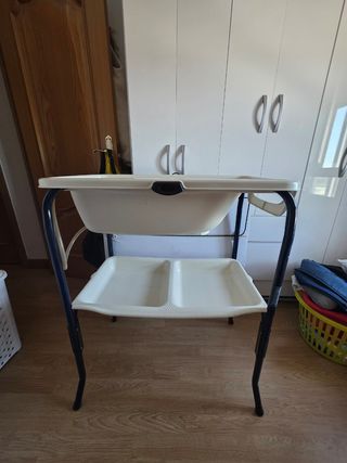 Cambiador con bañera para bebé