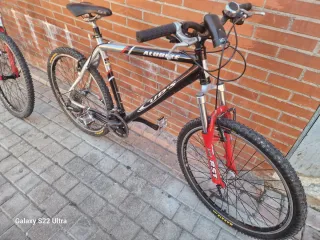 Bicicleta de montaña CUBE