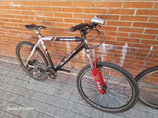 Bicicleta de montaña CUBE