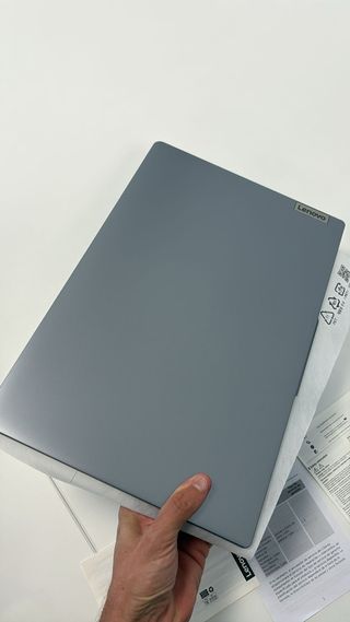 Lenovo IdeaPad Slim 3 Gen 8 Gris