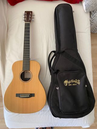 Guitarra Little Martin LX1E con funda