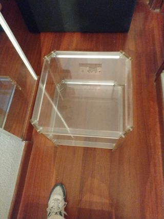 Mesa acrílico y cristal transparente