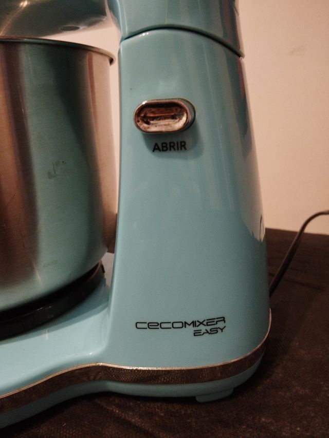 Batidora amasadora Cecotec azul