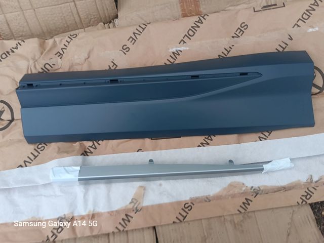 Moldura Puerta Trasera Der Audi Q3 83A85397AB