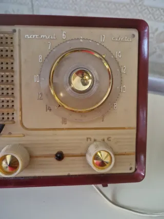 Radio antigua Marfil y reproductor colección