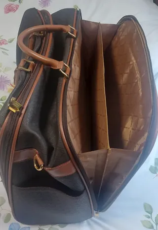 Porta trajes Salvador Bachiller Marrón
Nueva