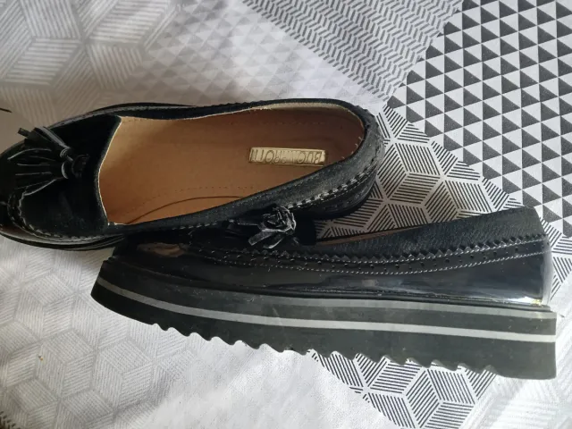 Mocasines negros con flecos talla 38