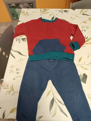 Tuta bimbo rossa e blu