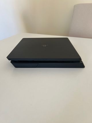 PS4 Slim 1TB + Mando