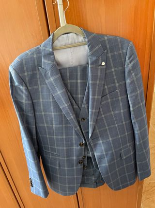 Traje de hombre a cuadros. Talla 52 slim fit 