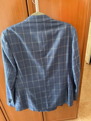 Traje de hombre a cuadros. Talla 52 slim fit 