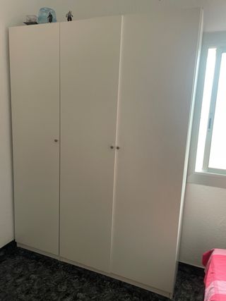 Armario blanco 3 puertas. 