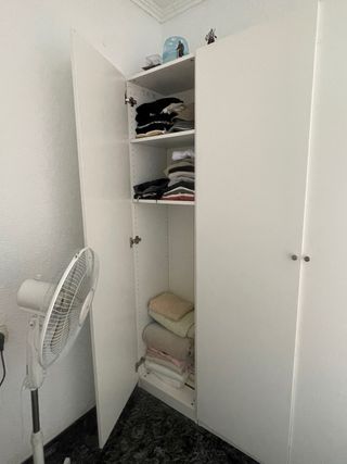 Armario blanco 3 puertas. 