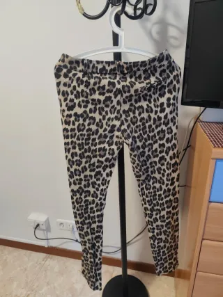Pantalón estampado leopardo