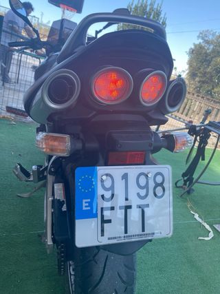 Suzuki GSR 600